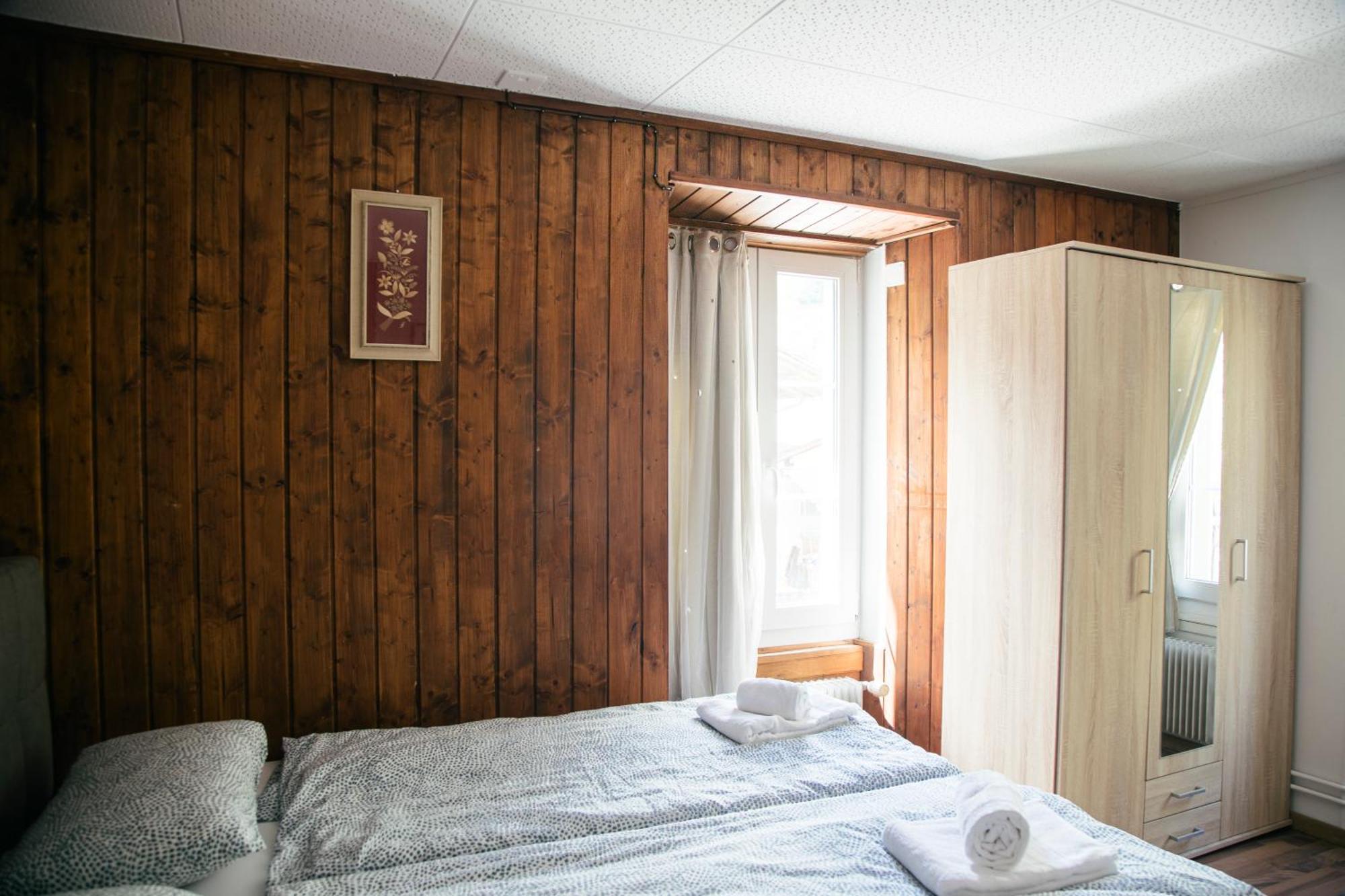 Au Bord Du Lac Darligen Exterior photo
